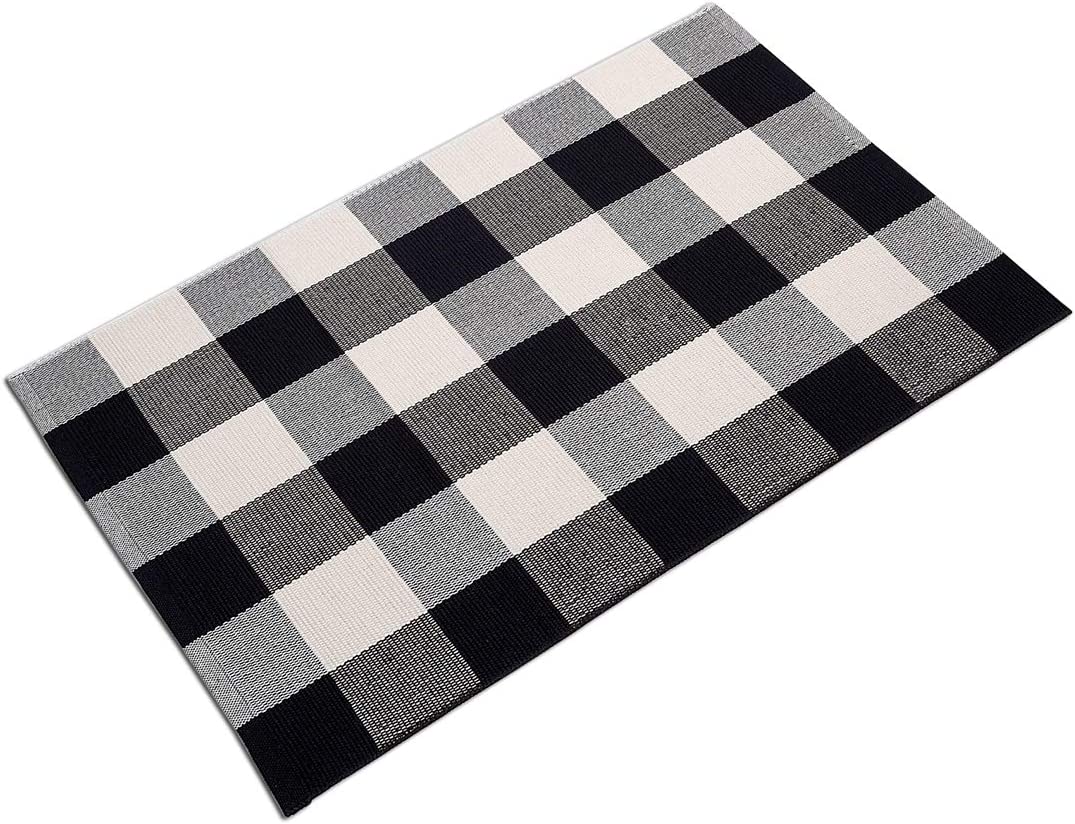 Black and White Checkered Cotton Rug (2x3ft)