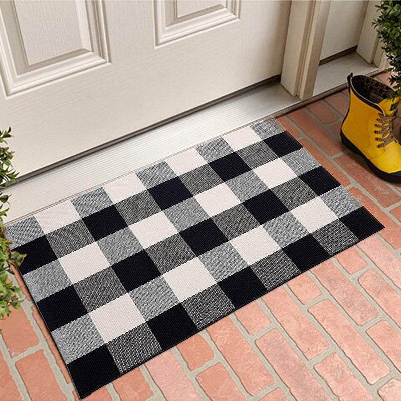 Black and White Checkered Cotton Rug (2x3ft)