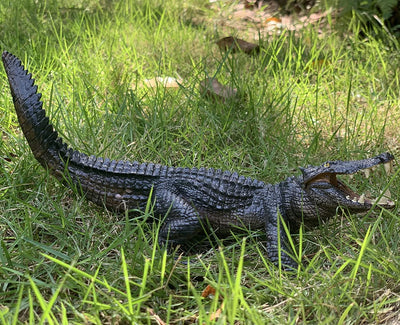 crocodile animal figures, (color: black)